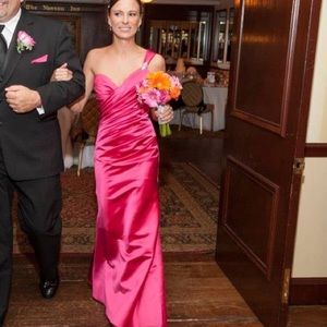 Gorgeous bridesmaid/prom gown!